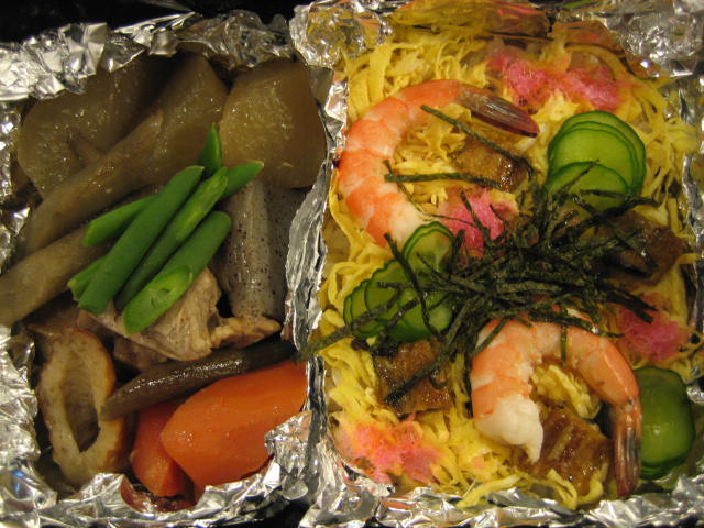 画像: ちらし寿司と根菜の煮物